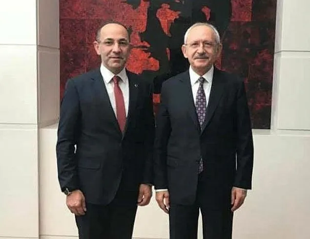 FETÖ elebaşının elini öpmeye gitmiş