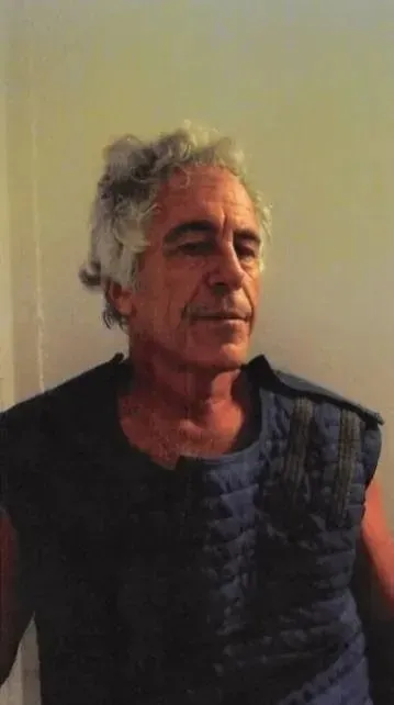 kapali-kapilar-ardinda-isleyen-sapkin-duzen-jeffrey-epstein-batinin-maskesini-dusurdu-elitler-korundu-cocuklar-1770242381198.jpeg Jeffrey Epstein ne ilk ne de son! Küresel elitlerin karanlık yüzü: Seks tarikatları, toplu intiharlar...-6