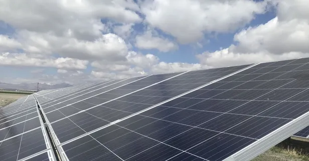 Karapınar GES Avrupa'nın en büyüğü dünyanın 5. büyük güneş enerjisi santrali olacak!  Tek güneş paneli 50 ağaç kadar karbon emisyonunu azaltıyor