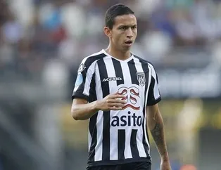 Fener’e yeni Alex: Mauro Junior