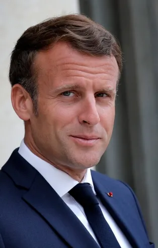 Karadaği’den Macron’a önemli çağrı: 'Hazreti Peygamber'den ve Müslümanlardan özür dile!'