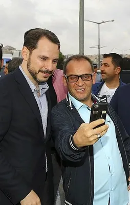 Üsküdar'da Bakan Albayrak'a yoğun ilgi