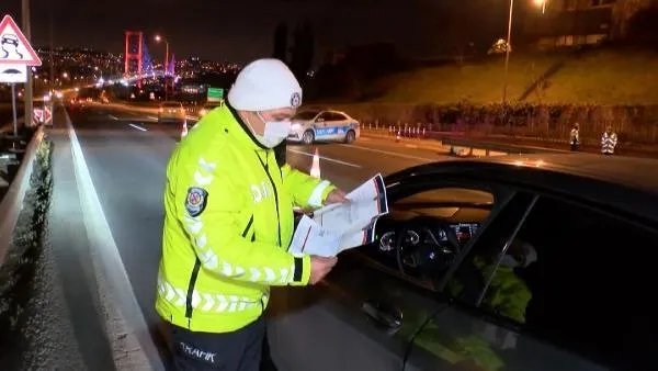 Son dakika: Sokağa çıkma kısıtlamasının uygulandığı ilk gece sıkı denetim! Polis tek tek durdurdu-5