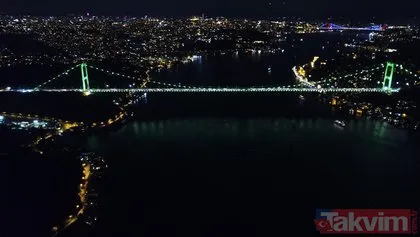 Fatih Sultan Mehmet Köprüsü ve Galata Kulesi yeşile büründü