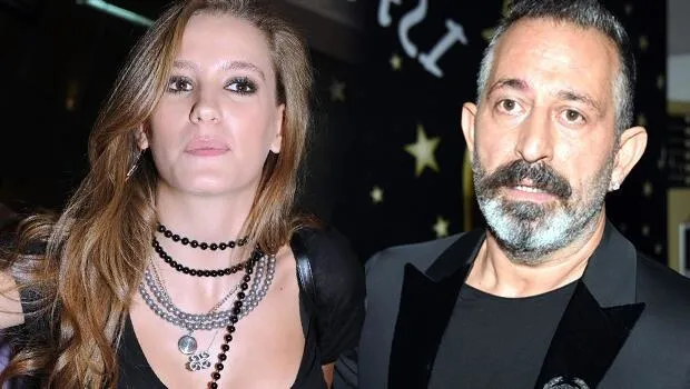 serenay-sarikaya-ve-mert-demir-askinda-son-cem-yilmaz-haberi-duyar-duymaz-harekete-gecti-kapisina-ciceklerle-1708724633372.jpeg