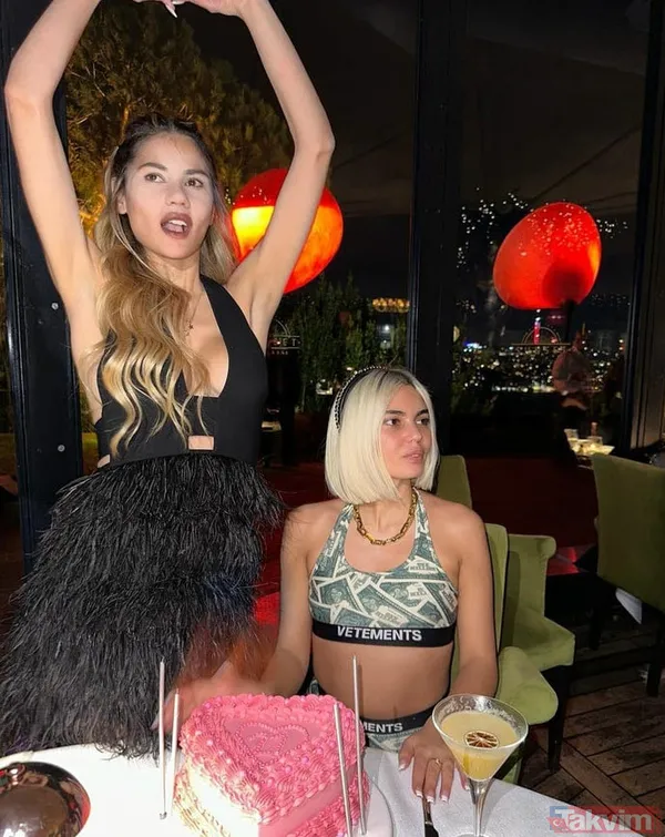 Soyunup soyunup taciz edildim ağlaşan Bahar Candan bu kez bel altı çırılçıplak "Bu şaşırmış galiba?" Kalça dikleştirme işlemini anbean yayınladı - 6