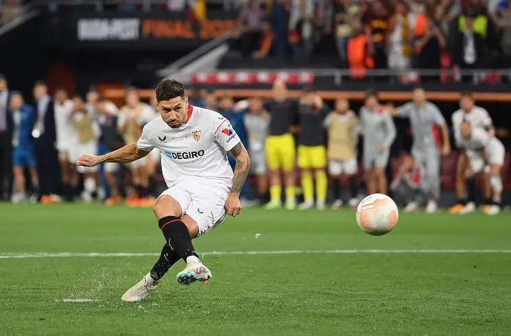 İşte Galatasaray'ın yeni sağ beki! Doue olmadı o geliyor - 14