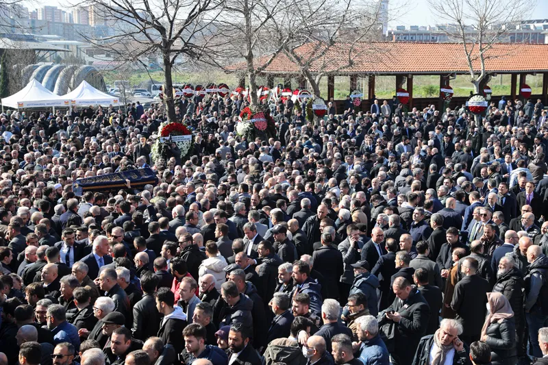 Son dakika: Ticaret Bakanı Ömer Bolat'ın babası Şevki Bolat son yolculuğuna uğurlandı-2