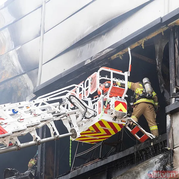 Güney Kore’de pil fabrikasında patlama! Yangında en az 20 kişi öldü: İtfaiyeciler cesetleri bulamıyor - 11