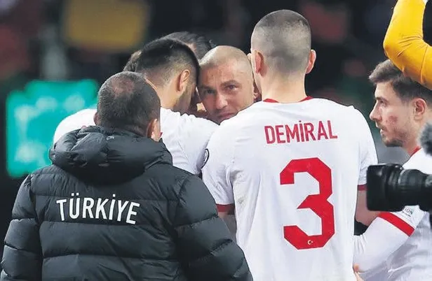 Burak Yılmaz Portekiz karşısında penaltı kaçtı umutlar yarım kaldı-4