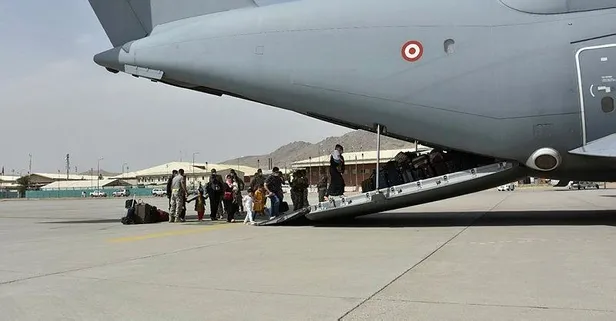 Taliban'ın kontrolündeki Kabil'deki 229 Türk vatandaşı daha "uçan kale" ile tahliye edildi