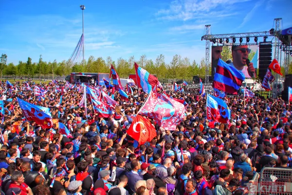 Yenikapı'da bordo-mavi coşku! Trabzonspor taraftarından ışık şov - 41