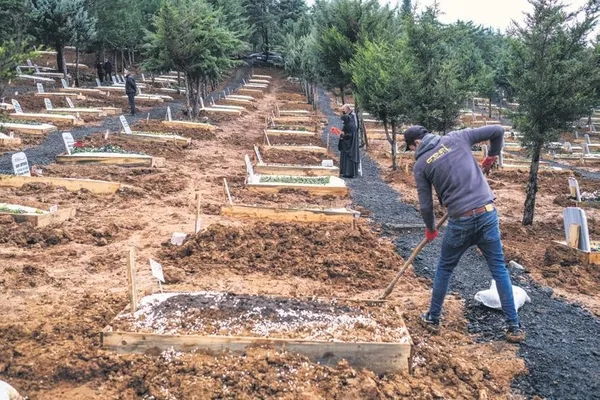 56 saatlik kısıtlama en çok turistlere yaradı: İstiklal Caddesi'ne akın ettiler | Koronavirüs haberleri-8