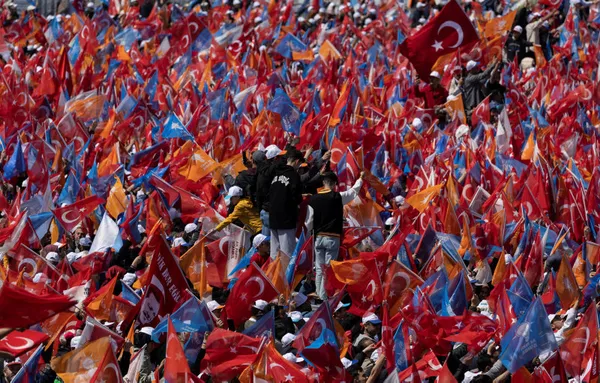 kuresel-ceteye-diz-cokturen-irade-buyuk-istanbul-mitingi-yuzlerini-dusurdu-1683522898329.jpg Küresel çeteye diz çöktüren irade: 'Büyük İstanbul Mitingi' yüzlerini düşürdü! Fransız hayal kırıklığına uğradı: Erdoğan'ın güç gösterisi-2