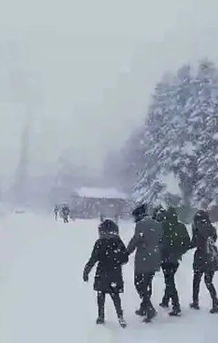 Uludağ’da kar yağışı şiddetini arttırdı