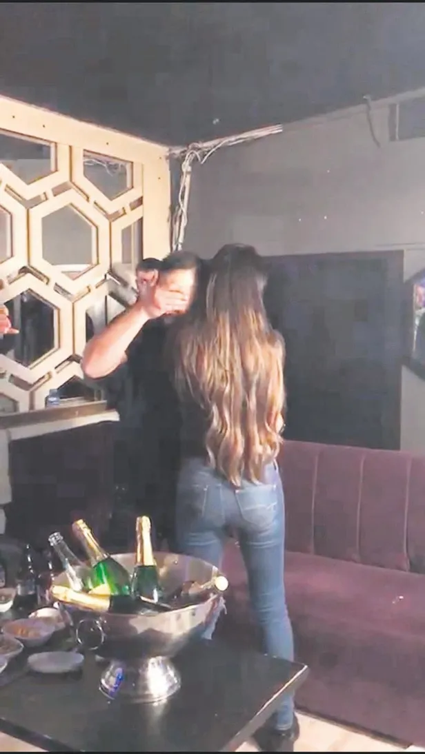 Emre Aşık, bir erkekle sarmaş dolaş eğlenen eşi Yağmur Aşık’tan boşanıyor-1