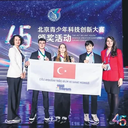 Yapay zeka ile femur kırığı teşhisi: Türk öğrenciler dünya ikincisi