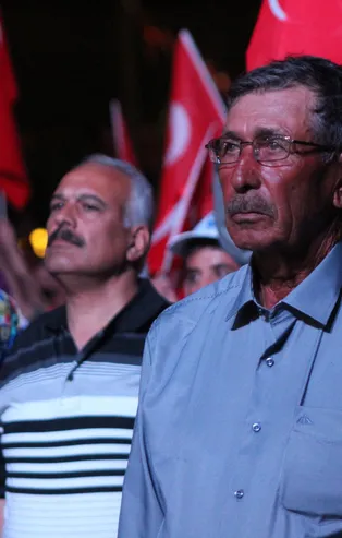 Şehit Ömer Halisdemir'in babası Türk halkına seslendi: İhaneti görün