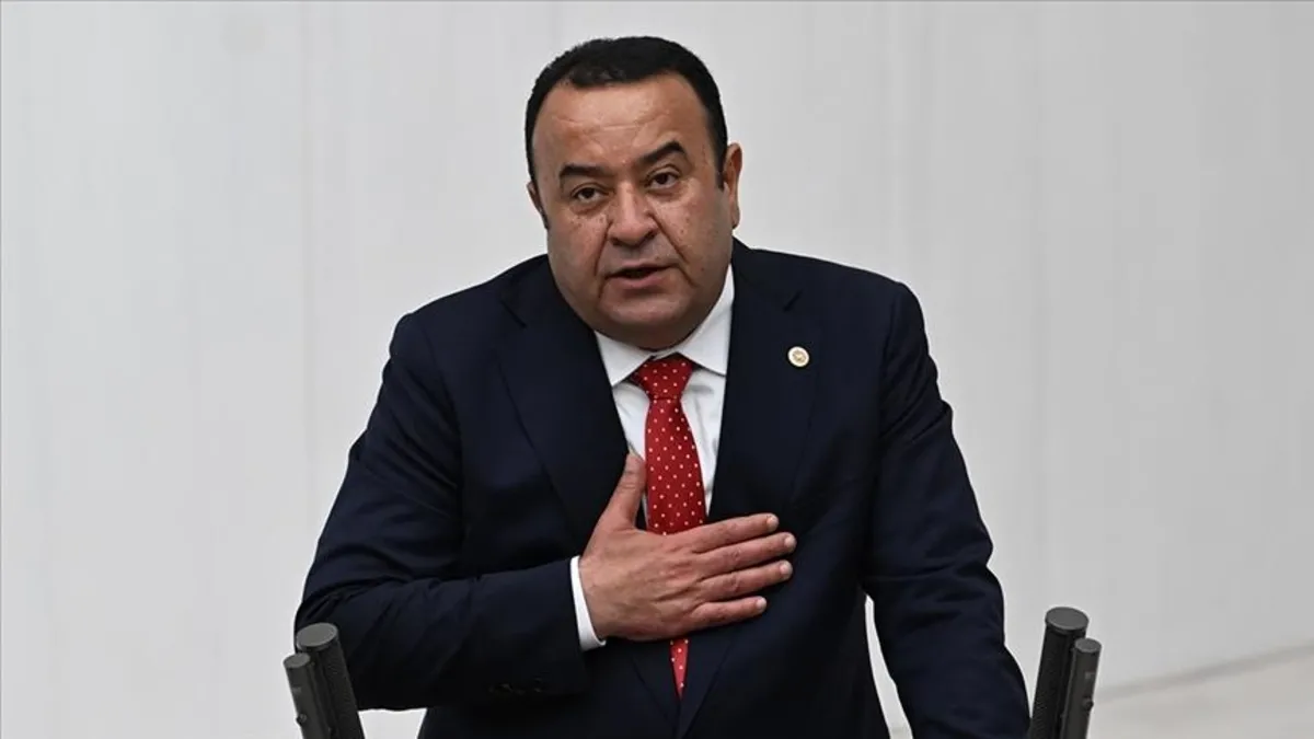 Adnan Beker'in CHP'ye katılacağı haberi Kemalcileri kızdırdı! Kazan kaldırdılar: Rozet işportaya düşürülemez