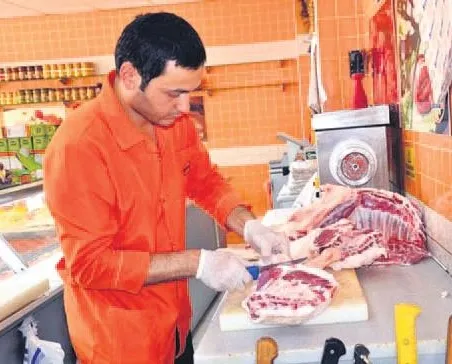 Markete kasaba ithal kuzu eti
