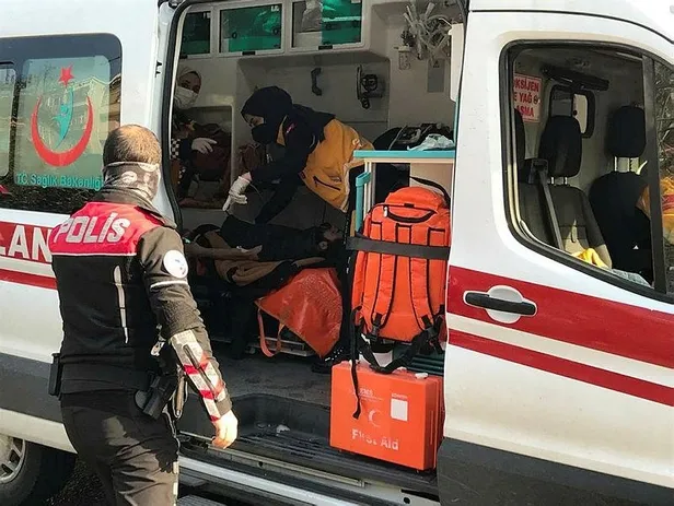 sinir-krizi-annesiyle-tartisip-kendisini-bicakladi-1648323453706.jpeg Sinir krizi! Annesiyle tartışıp, kendisini bıçakladı-1