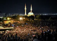 Azerbaycan halkı Ermenistana karşı seferberlik talebiyle Milli Meclisin önünde toplandı: Başkomutan, silah ver bize