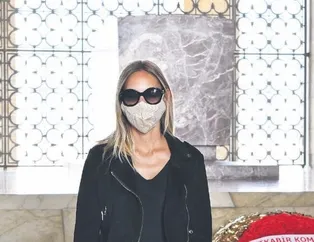 Anıtkabir’i ziyaret etti