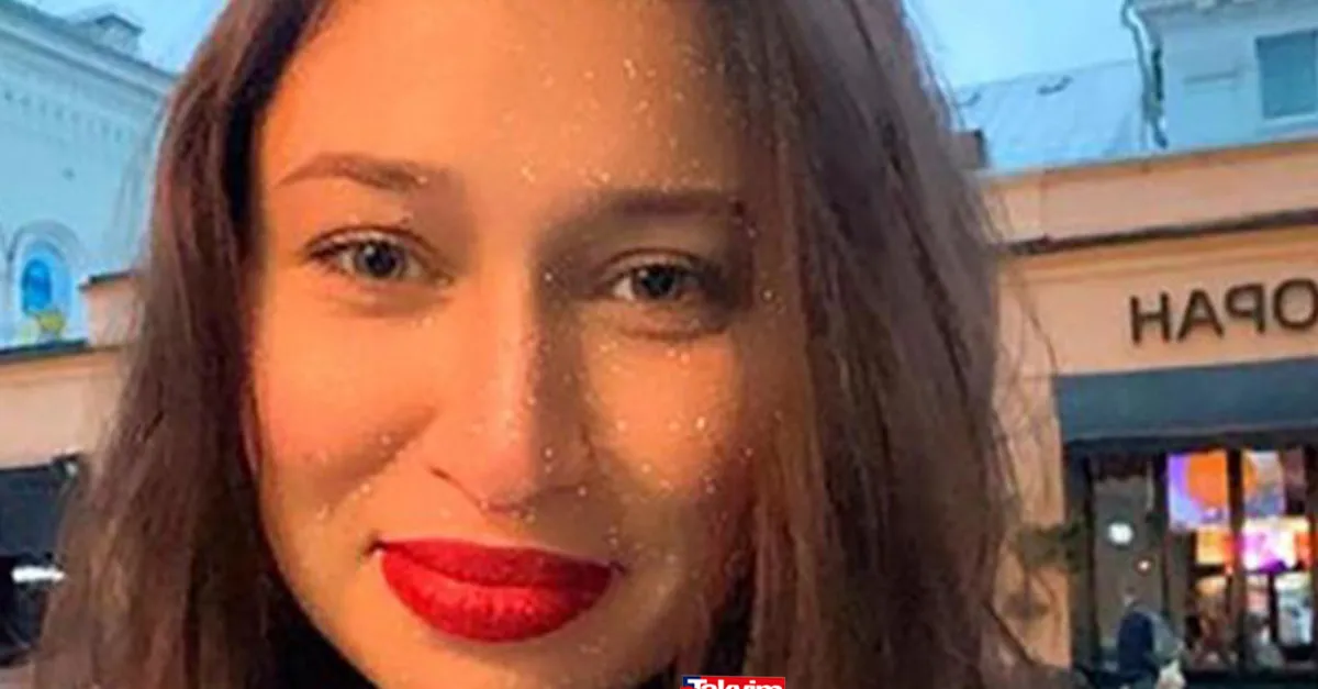 Rusya’da baltalı dehşet: Yatak odasında yarı çıplak halde kanlar içinde bulundu!