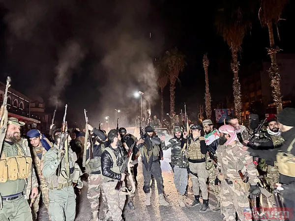 Esad rejiminin yıkılması sonrası Suriye meydanları bayram yeri! Şam, Halep, Humus... Başkan Erdoğan'a teşekkür - 28