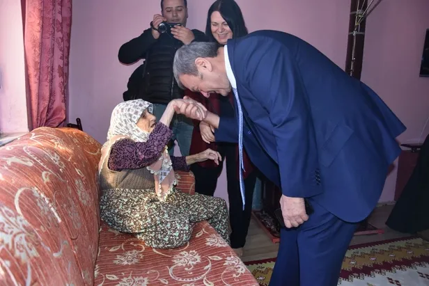 3 Padişah, 12 Cumhurbaşkanı, 27 Başbakan gören Şükriye Nine'nin tek isteği Başkan Erdoğan'ı görmek-2