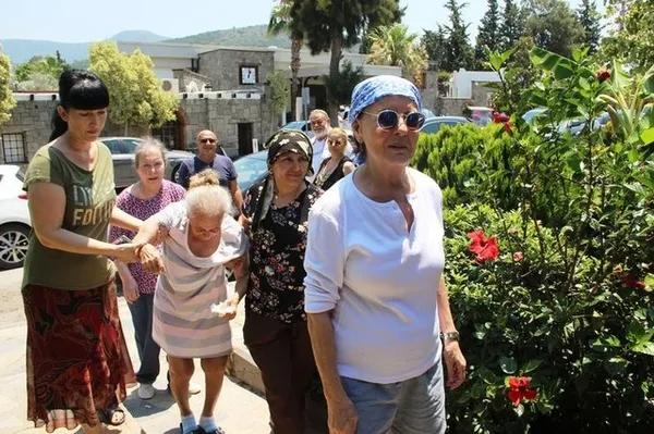 son-dakika-yesilcam-yildizi-fatma-girikin-annesi-munevver-ukav-99-yasinda-vefat-etti-1680029369525.jpg SON DAKİKA: Yeşilçam yıldızı Fatma Girik’in annesi Münevver Ukav 99 yaşında vefat etti!-1