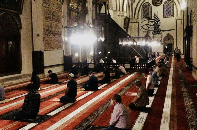 Son dakika: Diyanet İşleri Başkanı Ali Erbaş açıklamıştı... 3 ay sonra camiye kavuşan vatandaşlar duygu dolu anlar yaşadı