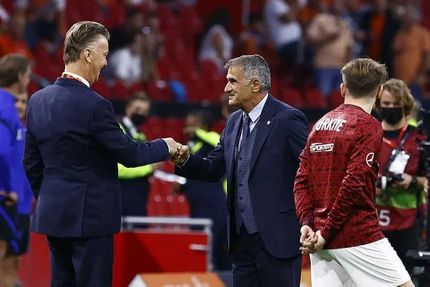 hollanda-hezimeti-sonrasi-erman-toroglundan-senol-gunese-olay-sozler-tazminat-istiyorsa-biz-toplayip-verelim-gitsin-1631050890102.jpeg Hollanda hezimeti sonrası Erman Toroğlu’ndan Şenol Güneş’e olay sözler: Tazminat istiyorsa biz toplayalım verelim gitsin-4