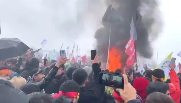 6'lı koalisyonun gizli ortağı HDP'lilerin Nevruz kutlamasında PKK propagandası: Abdullah Öcalan için slogan atıldı