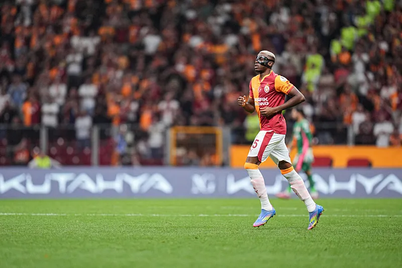 Okan Buruk'tan 3'te 3 için forvet kararı! İlk 11'ini belirledi - 8