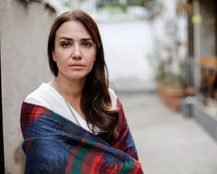 Deniz Uğur sedye üzerinde çekilen fotoğrafı yayınladı! Hayranları endişelendi! “Eşim, kızım ve ben hastanedeydik...”-2