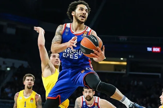 Efes ve Fener sahne alıyor (Yurttan ve dünyadan spor gündemi)