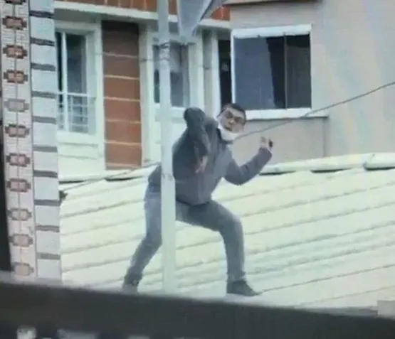 dhkp-cli-teroristlerden-kirli-provokasyon-gazi-cemevini-siper-alip-polise-saldirdilar-1589057747276.jpeg DHKP-C'li teröristlerden kirli provokasyon! Gazi Cemevi’ni siper alıp polise saldırdılar-1