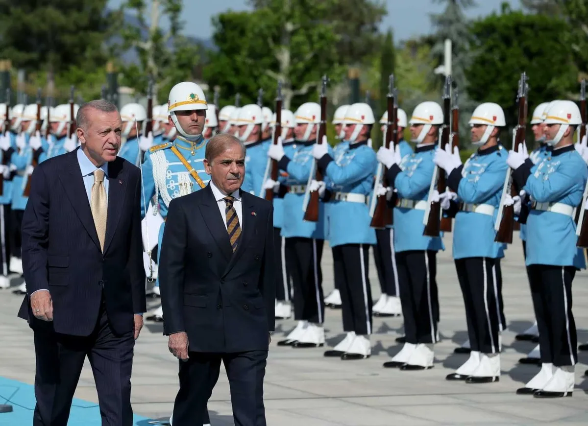 turkiye-ve-pakistan-hedef-buyuttu-sahbaz-serif-4-gundemle-geliyor-1782816904001.jpeg Türkiye ve Pakistan hedef büyüttü: Şahbaz Şerif 4 gündemle geliyor!-3