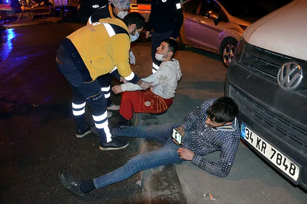 1607421663008.jpg Freni boşalan kamyon dehşet saçtı! Son anda atladılar-3