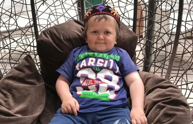 abduroziq-ve-hasbulla-magomedov-hasbik-kimdir-kac-yasinda-abduroziq-ve-hasbullanin-boyu-ve-kilosu-kac-1622464154611.jpg Abduroziq ve Hasbulla Magomedov (Hasbik) kimdir, kaç yaşında? Abduroziq ve Hasbulla'nın boyu ve kilosu kaç?-5