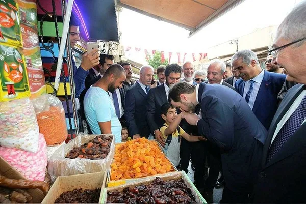Bakan Albayrak Mardin'de esnafla bir araya geldi-1