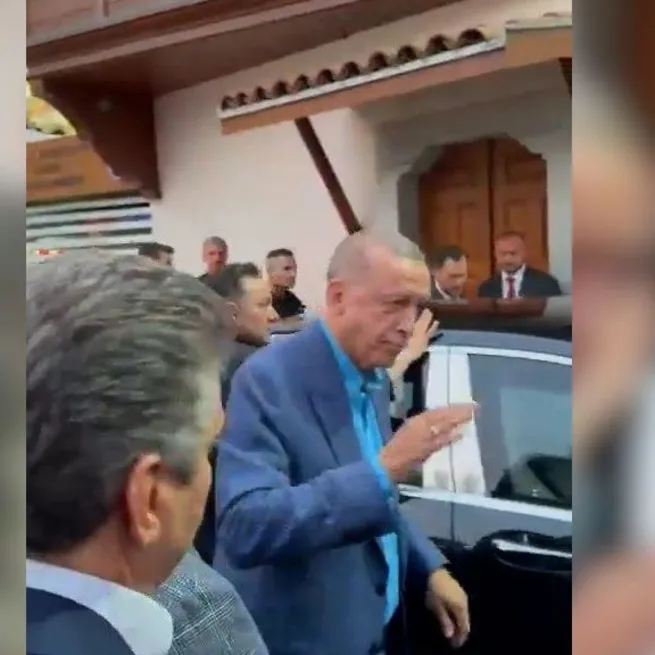 Başkan Erdoğan akşam namazını İstanbulun manevi kalbi Eyüp Sultan Camiinde eda etti: İşte ordu işte komutan nidaları...