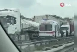 Son dakika: Haramidere TEM bağlantı yolunda kaza! 2 TIR çarpıştı-5