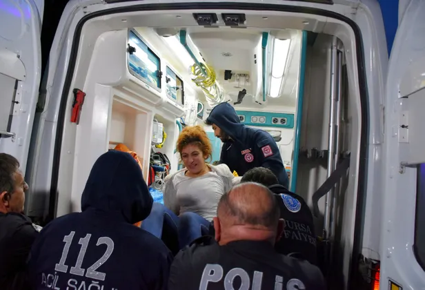 Uçuruma yuvarlanan kadın "pes" dedirtti: Telefonumu bulmadan beni kurtarmayın-5
