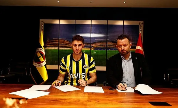Fenerbahçe'de İsmail Yüksek'in sözleşmesi uzatıldı: "Hedefler benim için daha da zorlaştı"-3