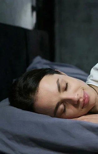 Vücudun dinlenmesi ve yenilenmesinin yanı sıra uyku hastalıklara karşı da koruyor!