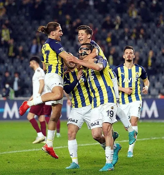 1645397499147.jpeg 16’lık Arda Güler performansıyla büyüledi Fenerbahçe galibiyet serisini ikiye çıkardı-6