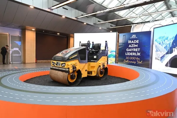 Başkan Erdoğan Karayolları Gayret ve Liderlik Sergisi'ni gezdi - 12