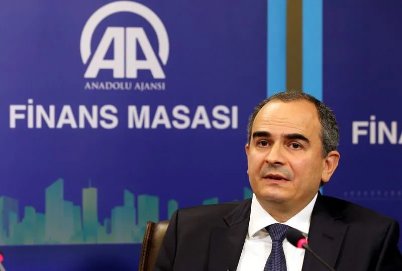 Faiz düştü dolar çıktı